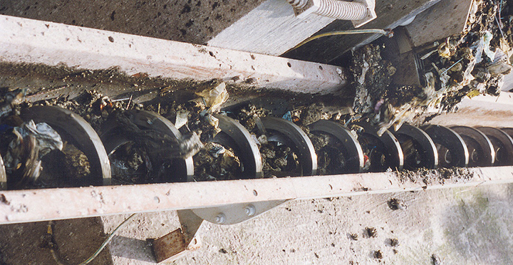 無軸，沒有中心軸，承載力小